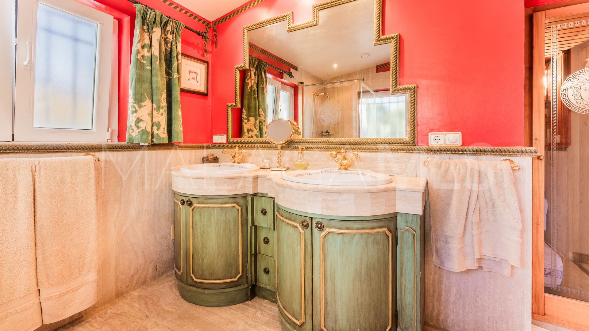 Villa for sale in Guadalmina Alta