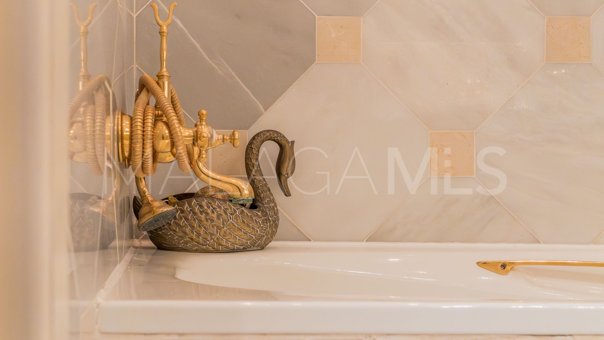 Villa for sale in Guadalmina Alta