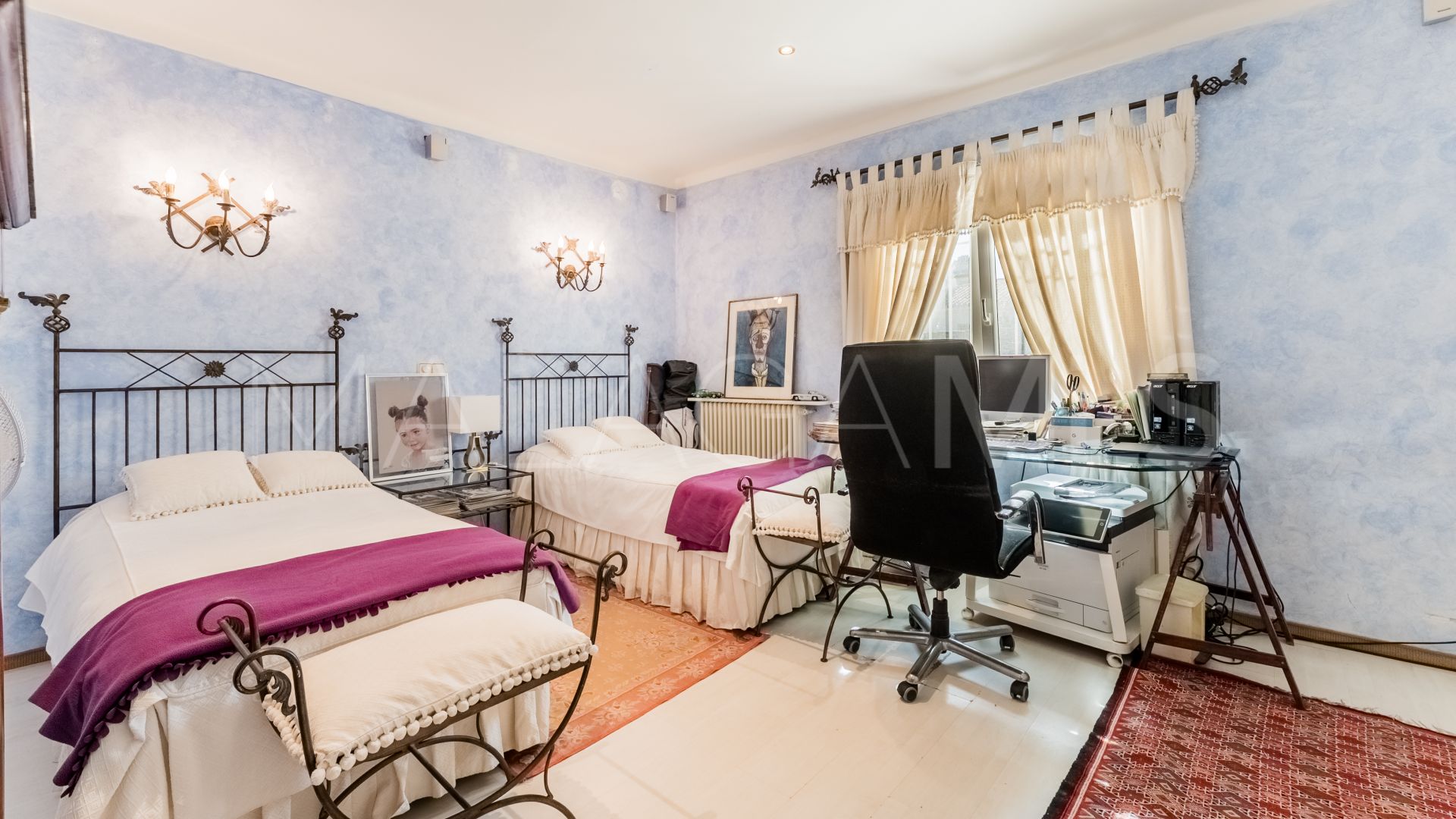 Villa for sale in Guadalmina Alta