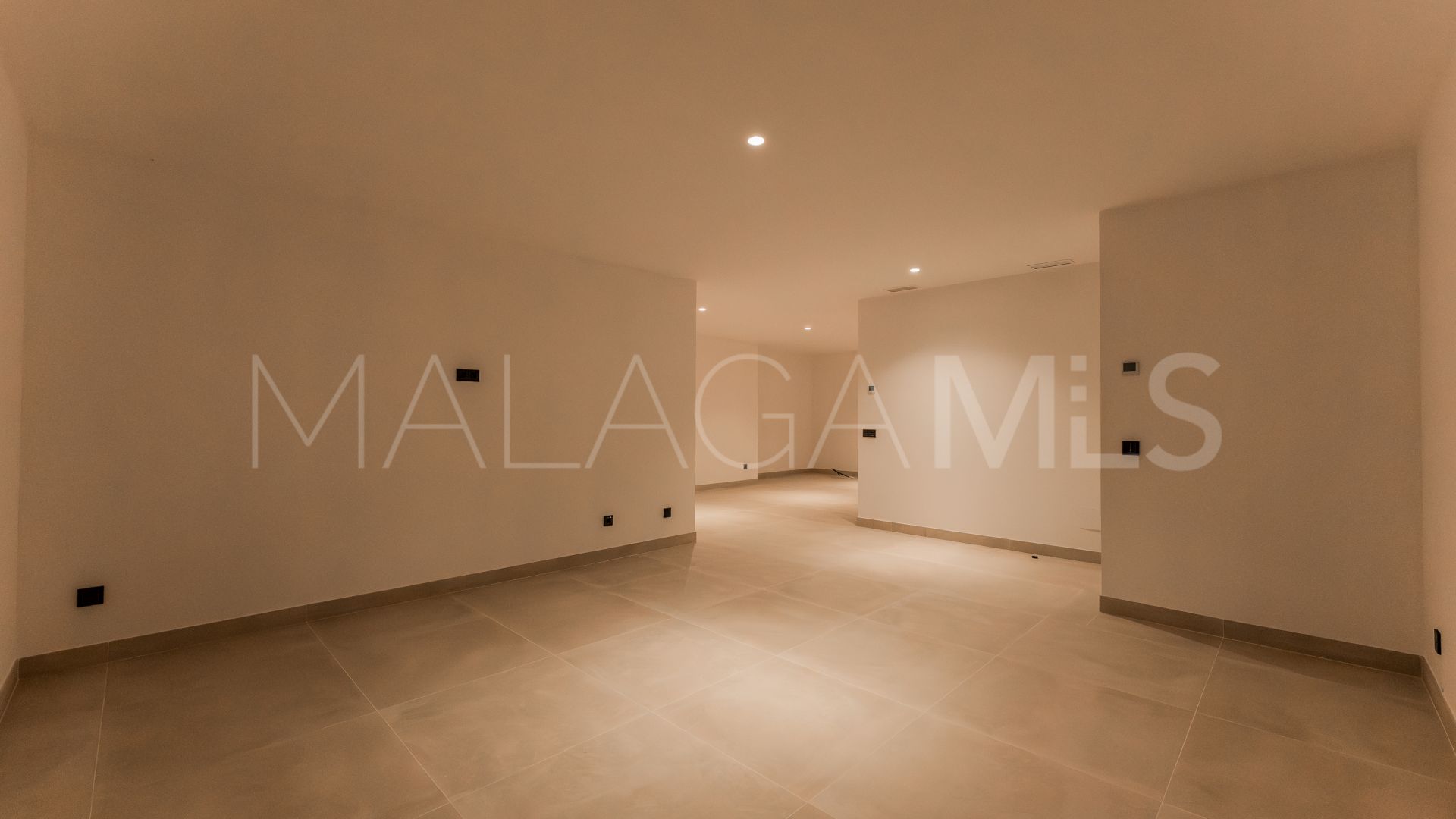 Buy villa in Nagüeles