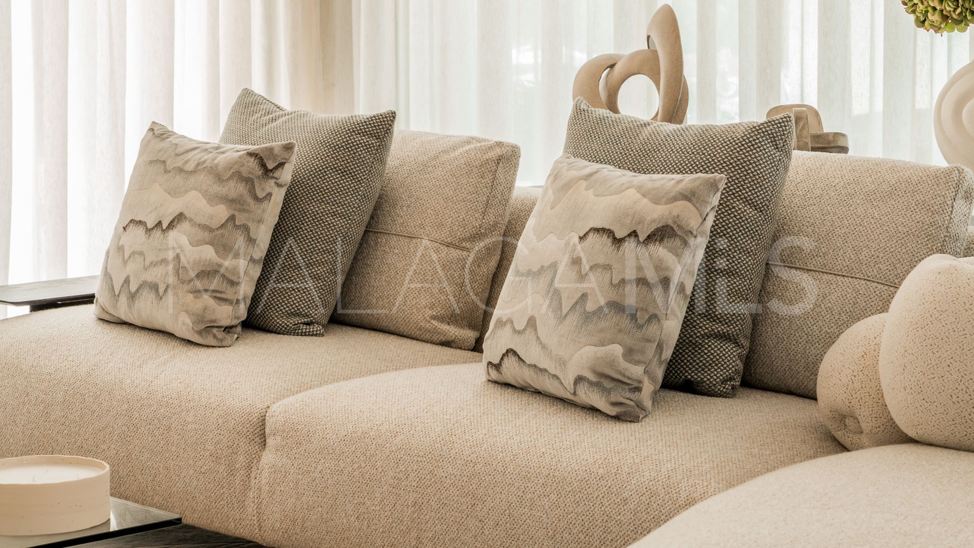 Buy villa in Nagüeles