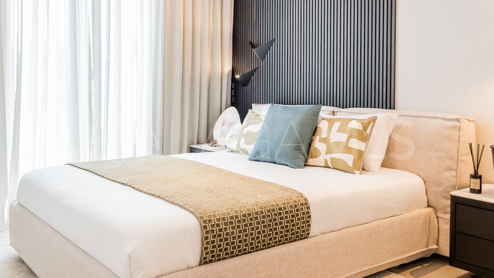 Buy villa in Nagüeles