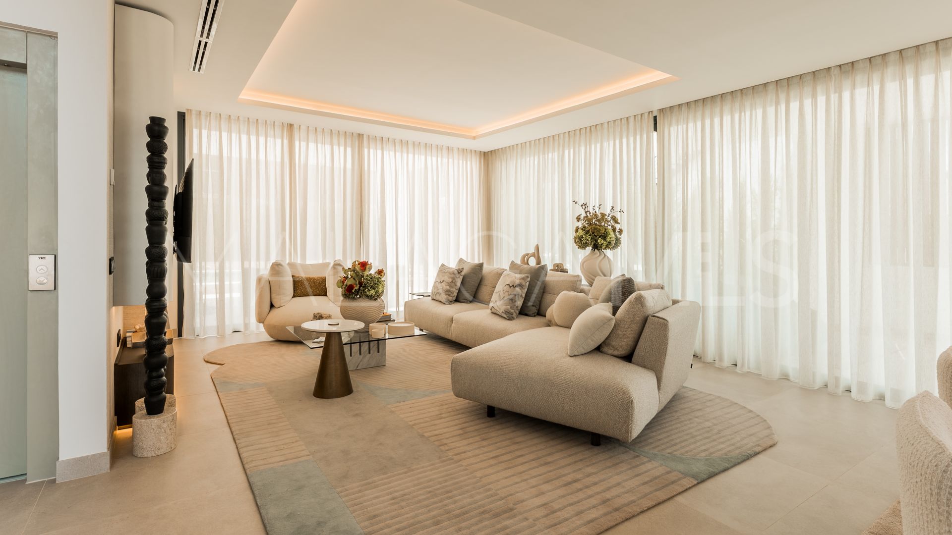 Buy villa in Nagüeles