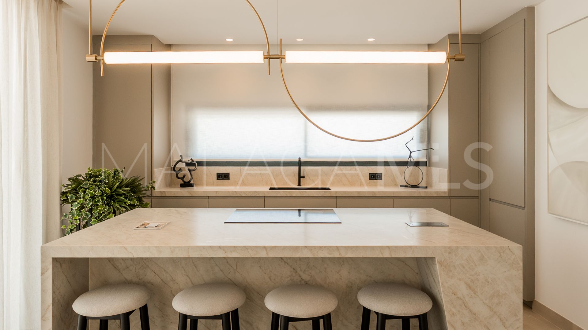 Buy villa in Nagüeles