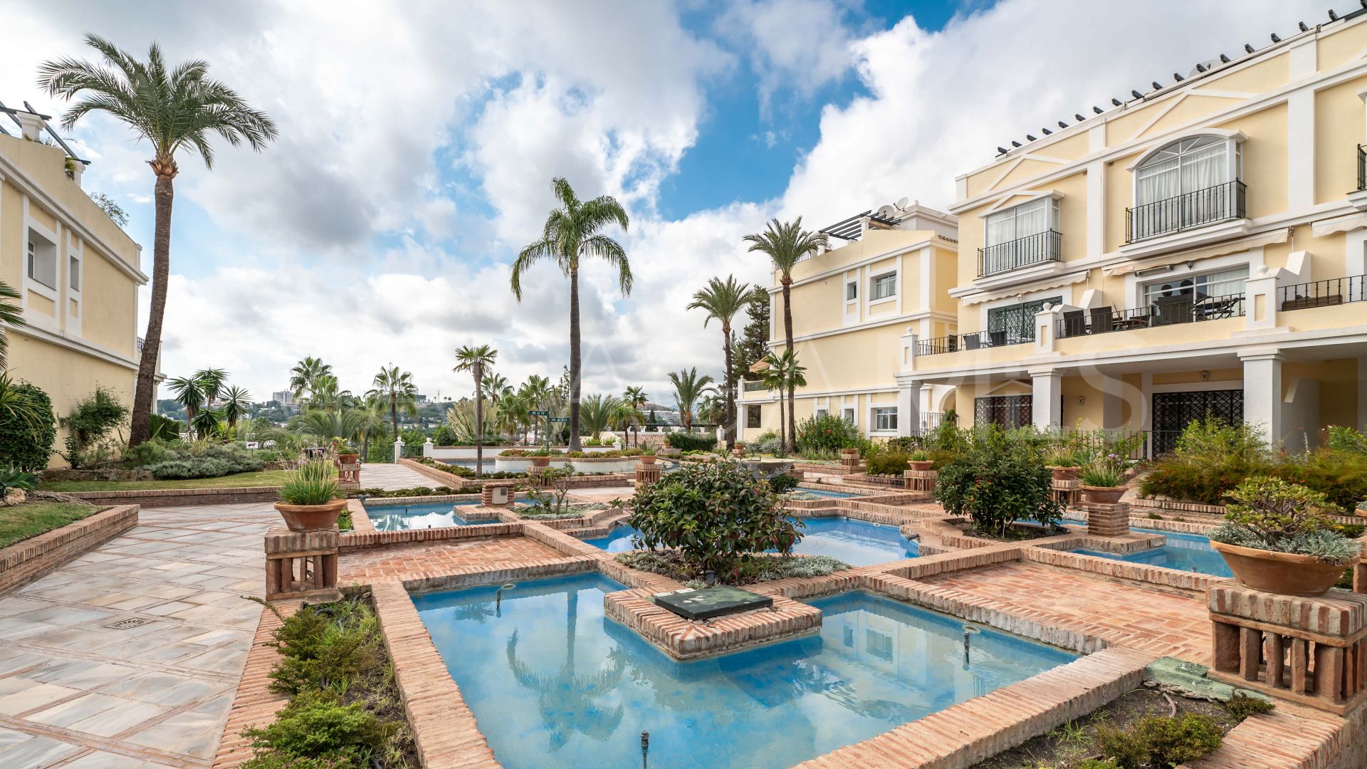 Duplex in Nueva Andalucia for sale