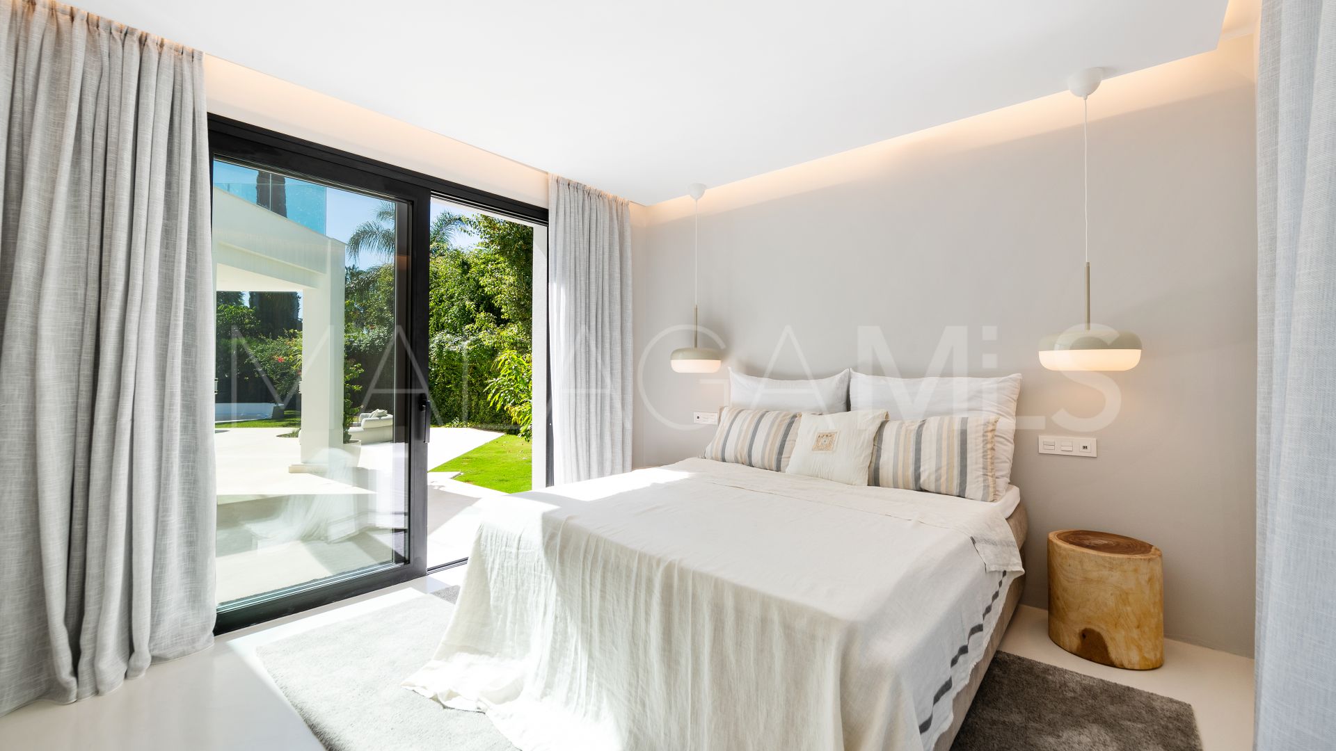 4 bedrooms Nueva Andalucia villa for sale