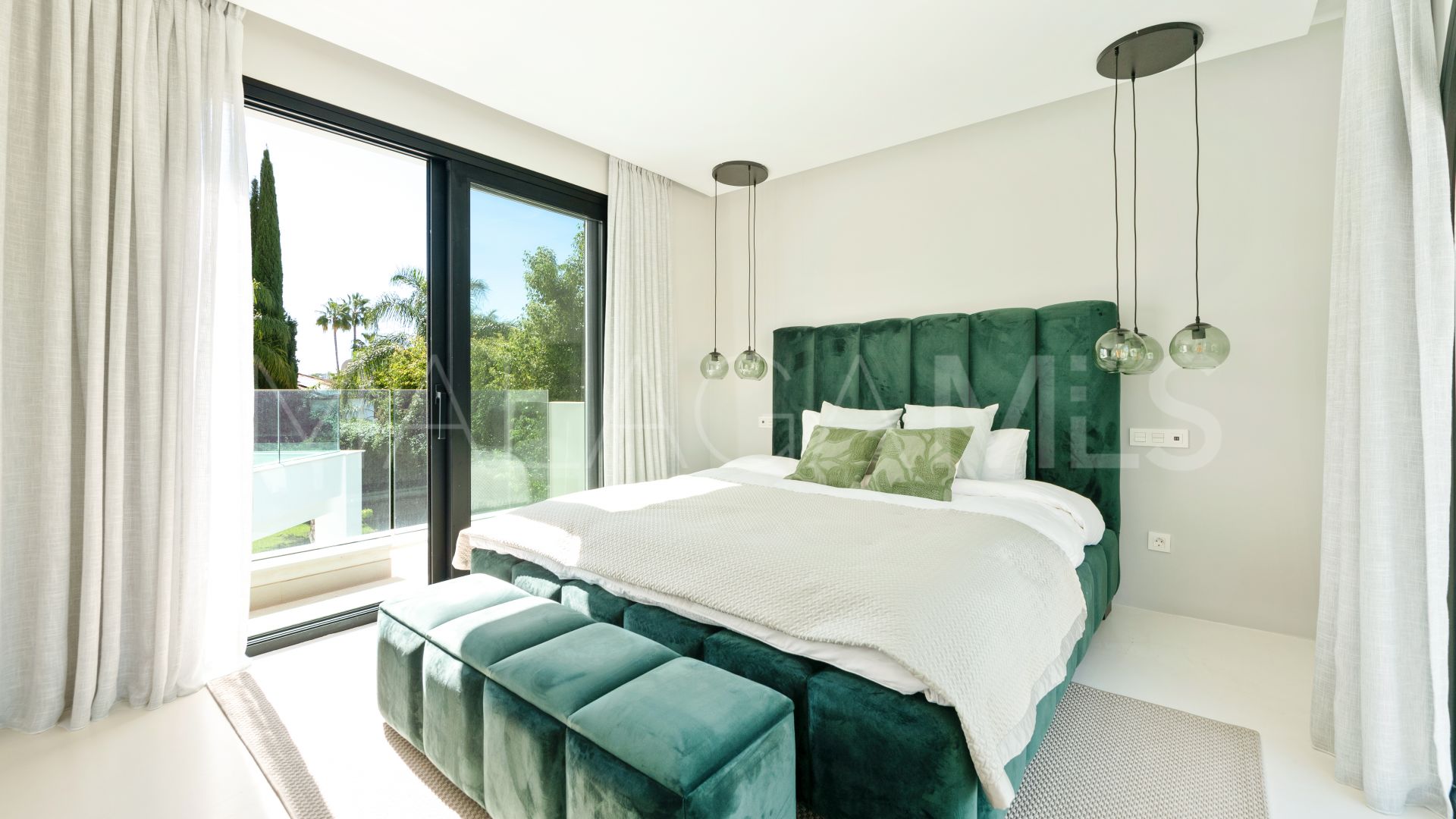 4 bedrooms Nueva Andalucia villa for sale