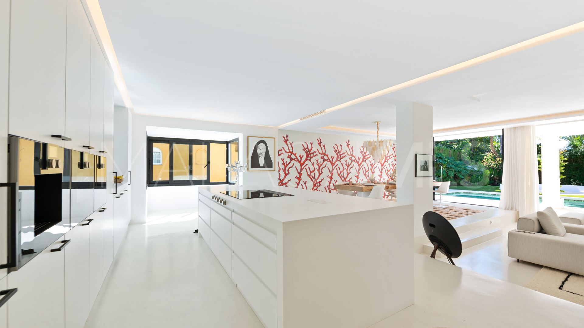 4 bedrooms Nueva Andalucia villa for sale