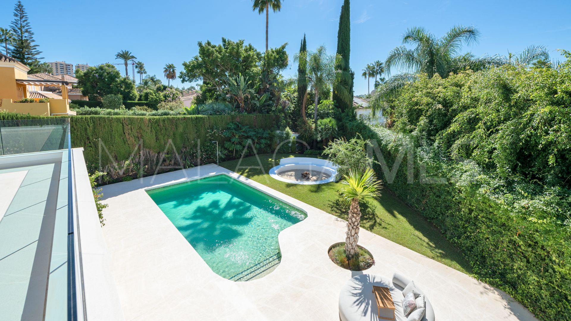 4 bedrooms Nueva Andalucia villa for sale