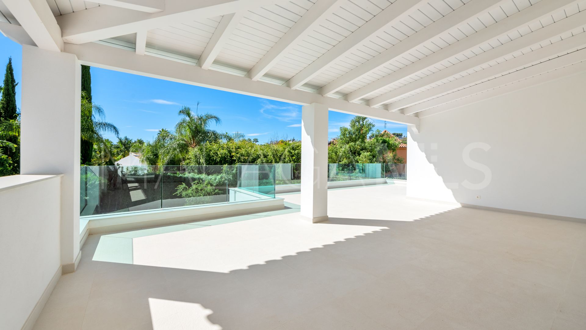 4 bedrooms Nueva Andalucia villa for sale