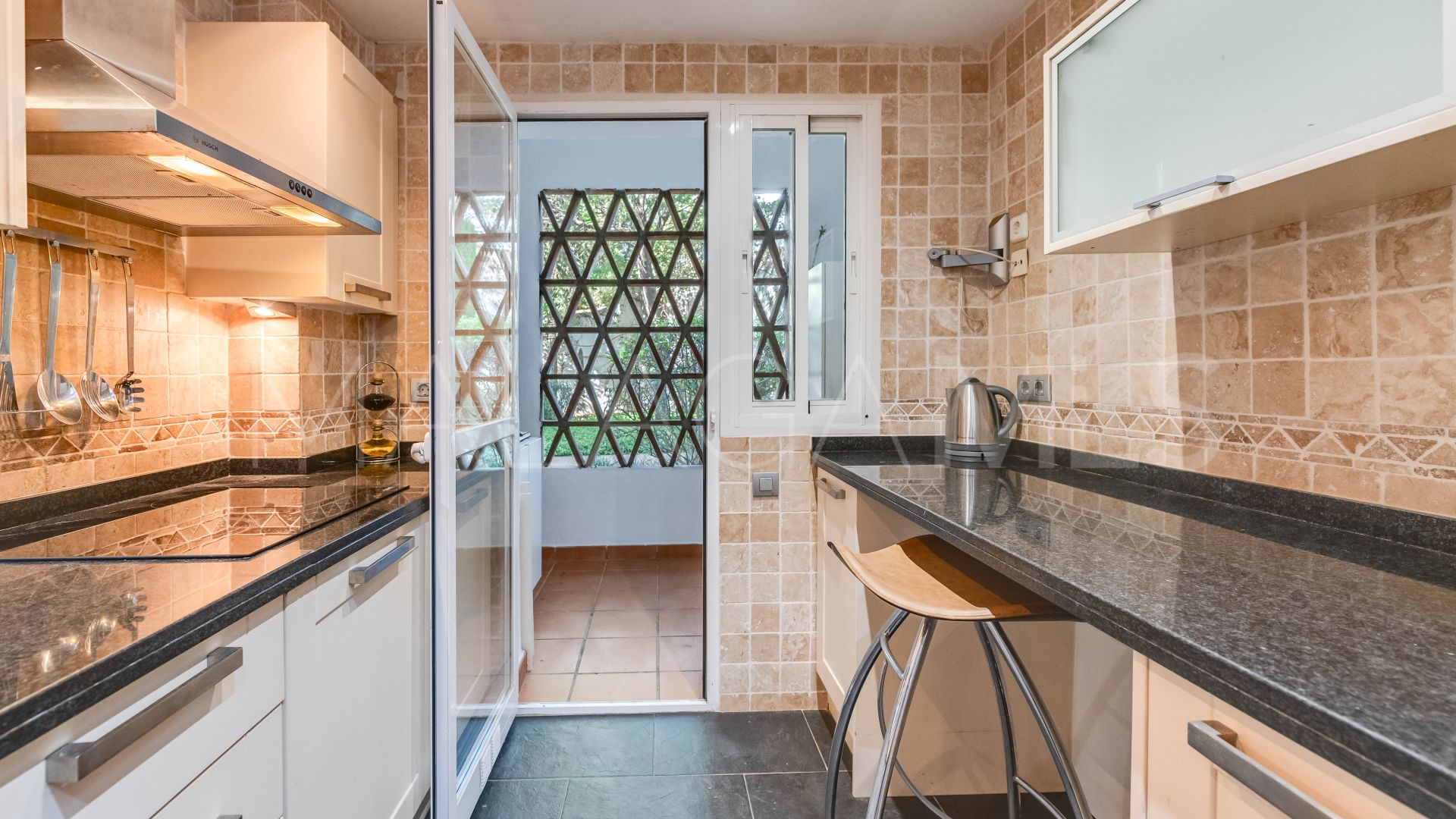 Appartement rez de chaussée for sale in Estepona