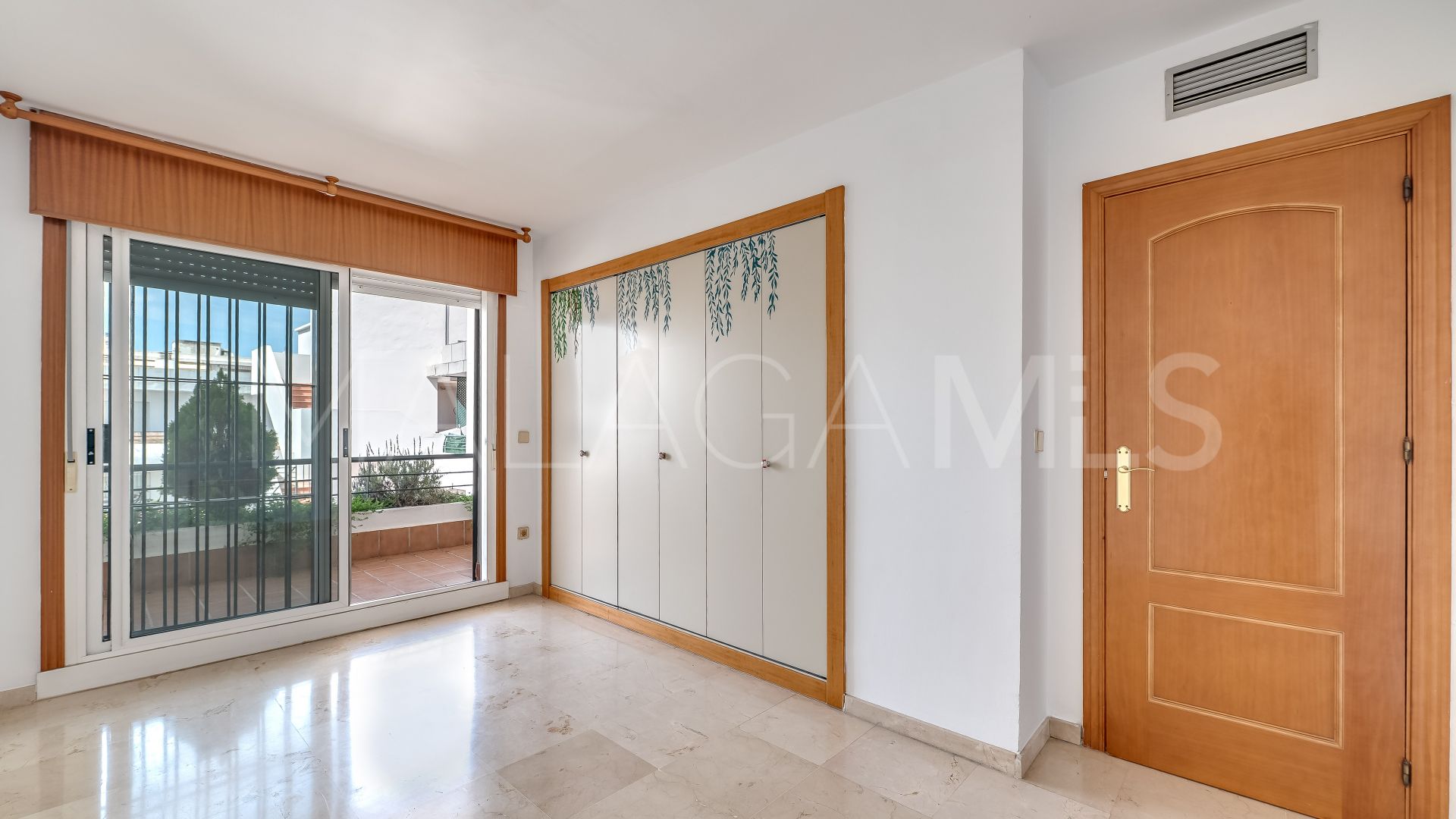 Duplex penthouse for sale in Campos de Guadalmina