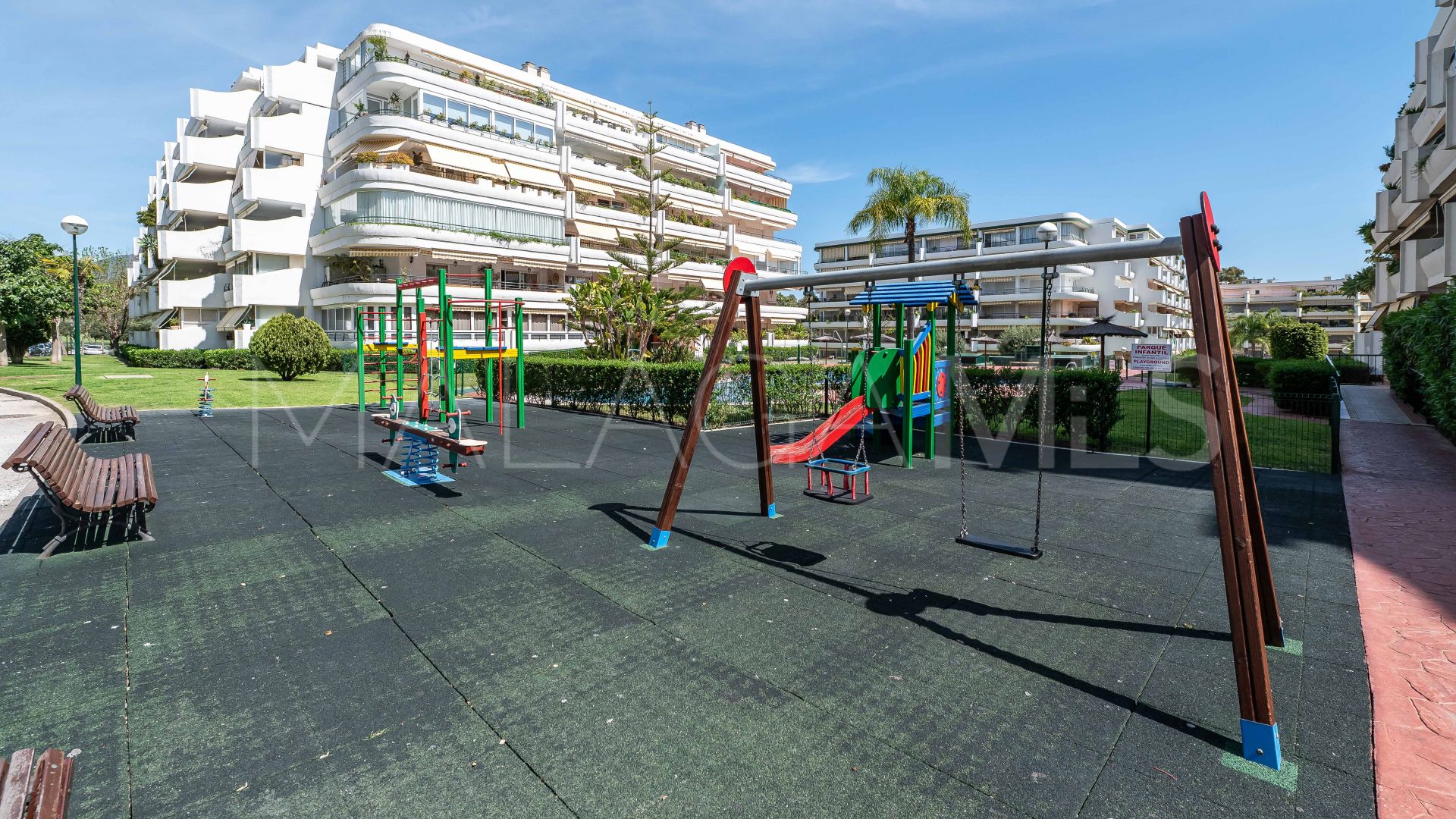 Duplex penthouse for sale in Campos de Guadalmina