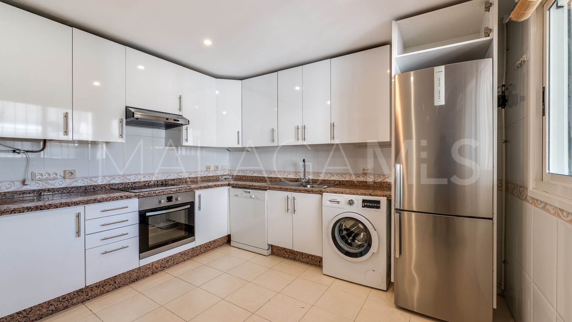 Duplex penthouse for sale in Campos de Guadalmina