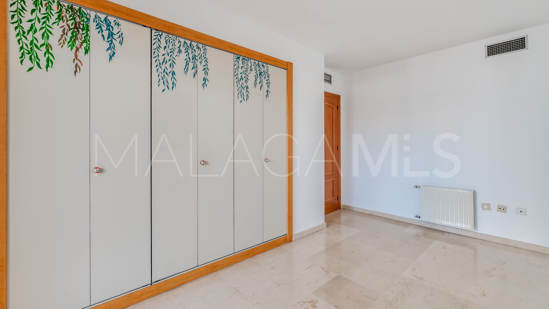 Duplex penthouse for sale in Campos de Guadalmina