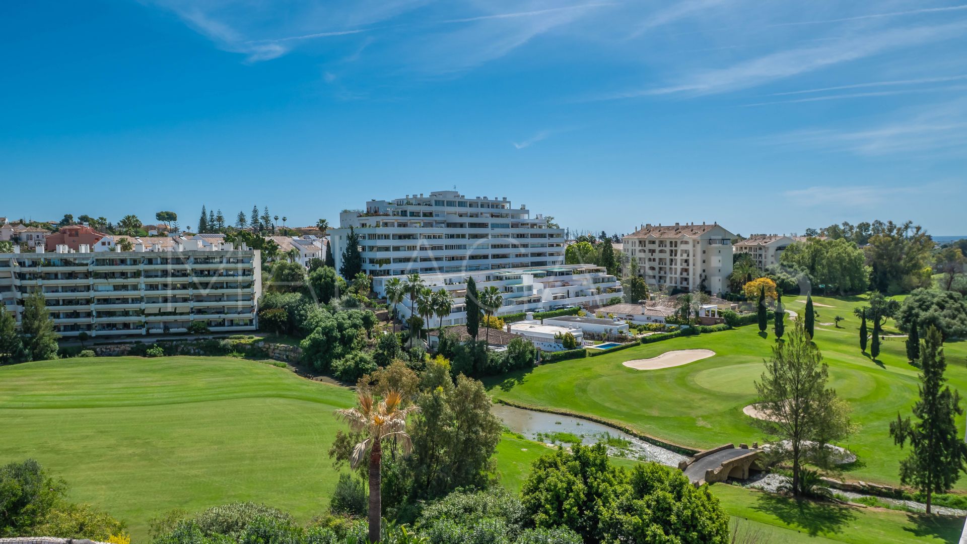 Duplex penthouse for sale in Campos de Guadalmina
