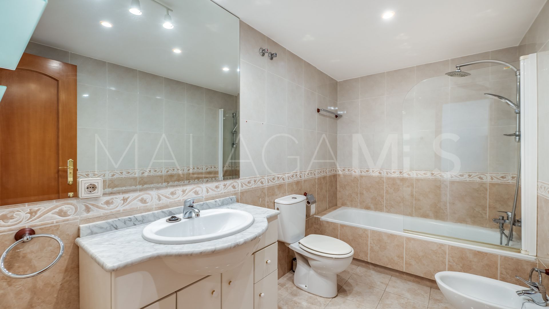 Duplex penthouse for sale in Campos de Guadalmina