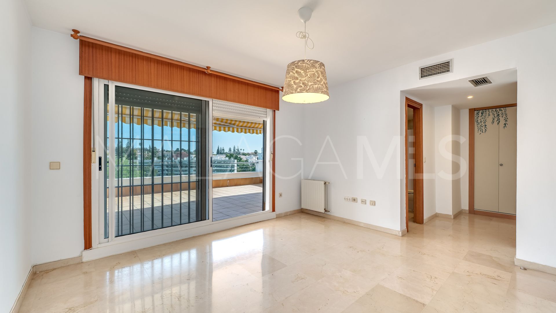 Duplex penthouse for sale in Campos de Guadalmina