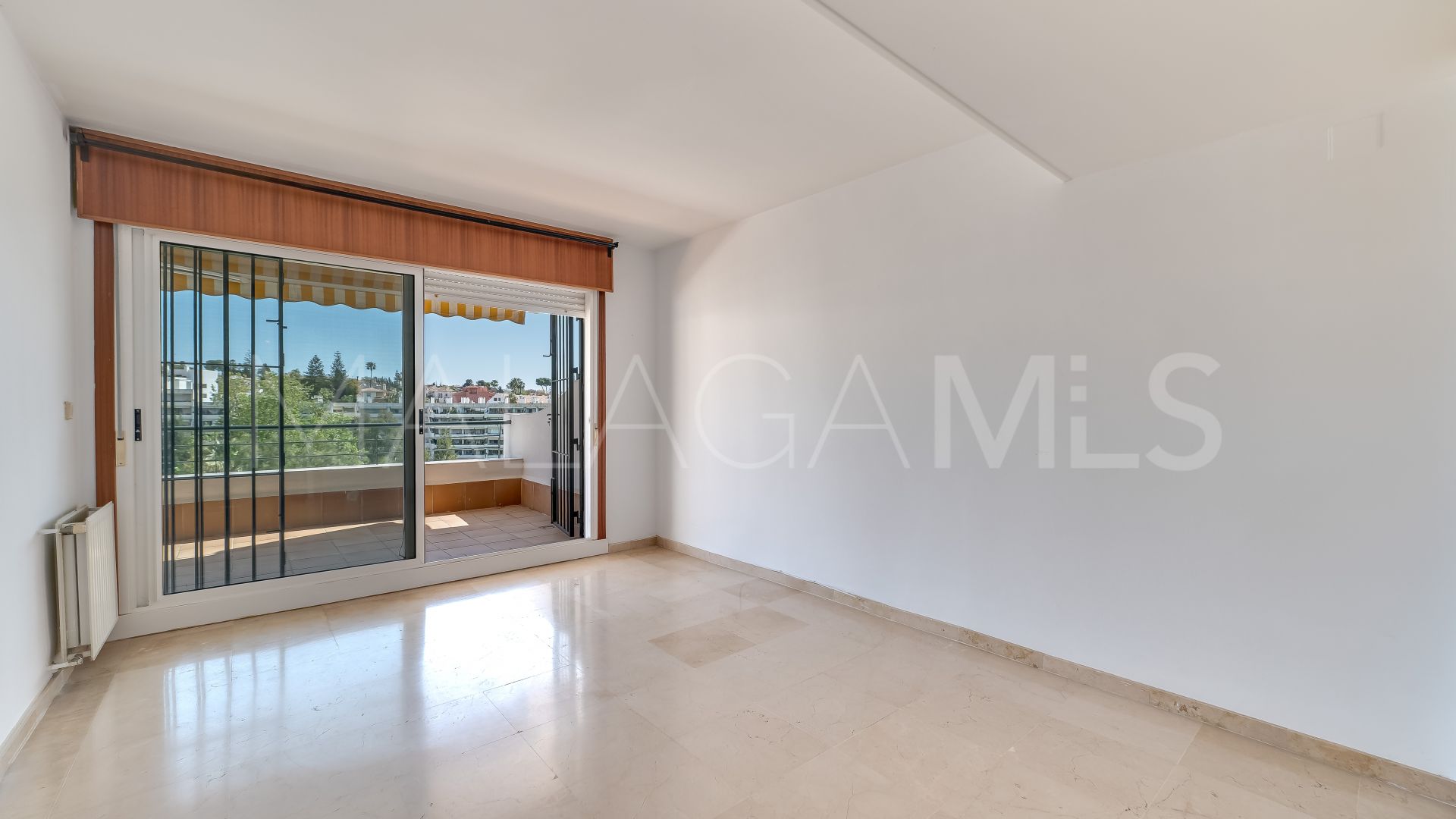 Duplex penthouse for sale in Campos de Guadalmina