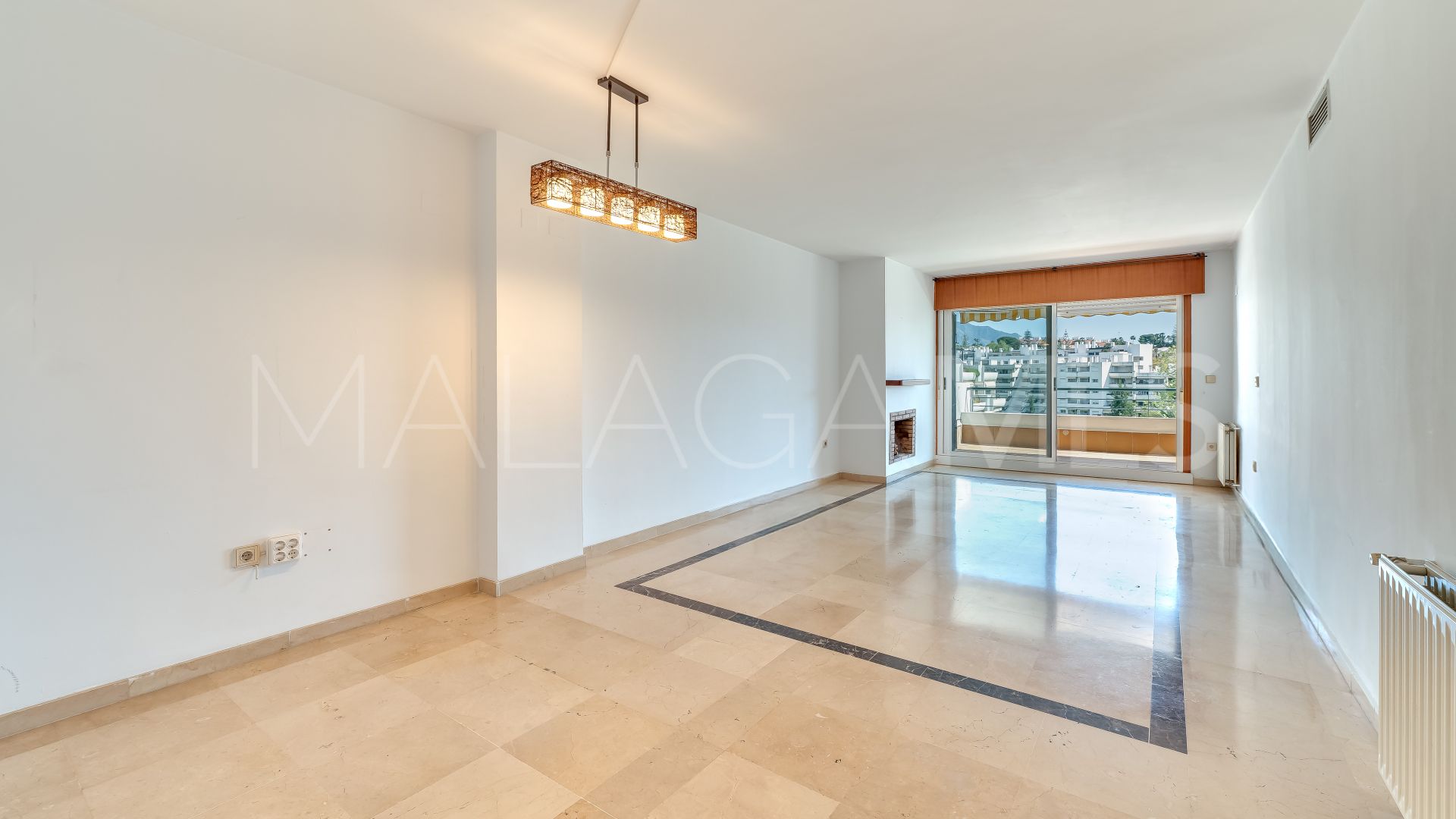 Duplex penthouse for sale in Campos de Guadalmina