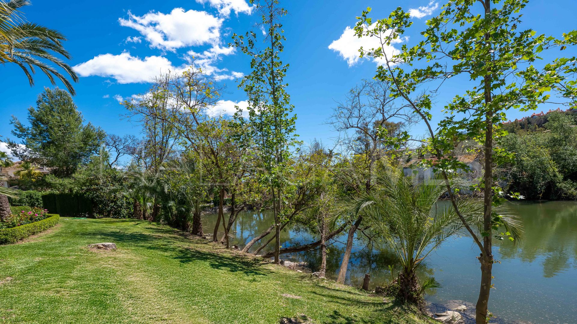 Country Club Las Brisas apartment for sale