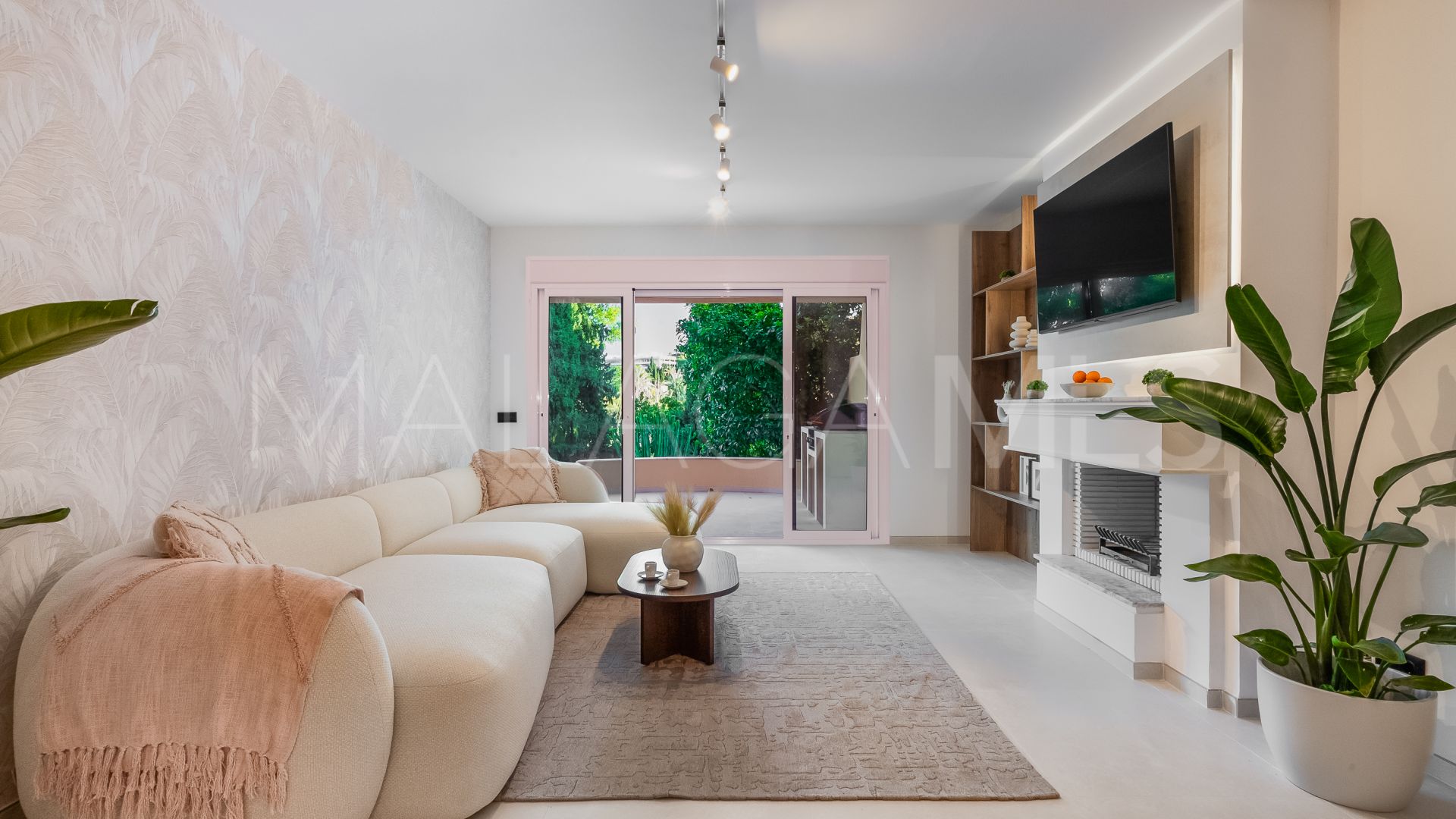 Country Club Las Brisas apartment for sale