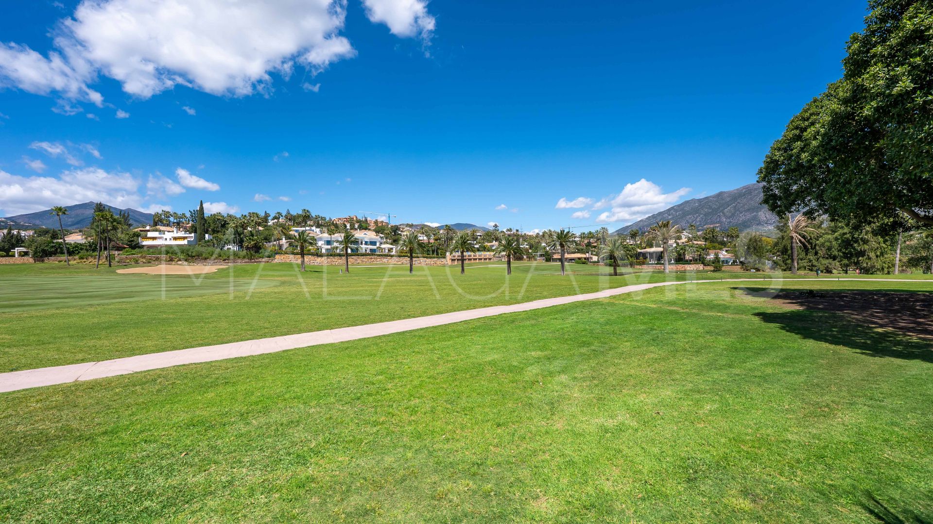 Country Club Las Brisas apartment for sale