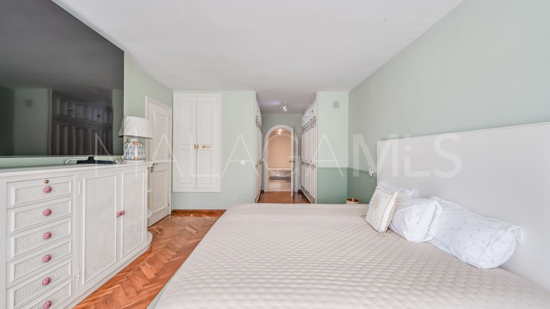 Se vende adosado de 5 bedrooms in Nueva Andalucia