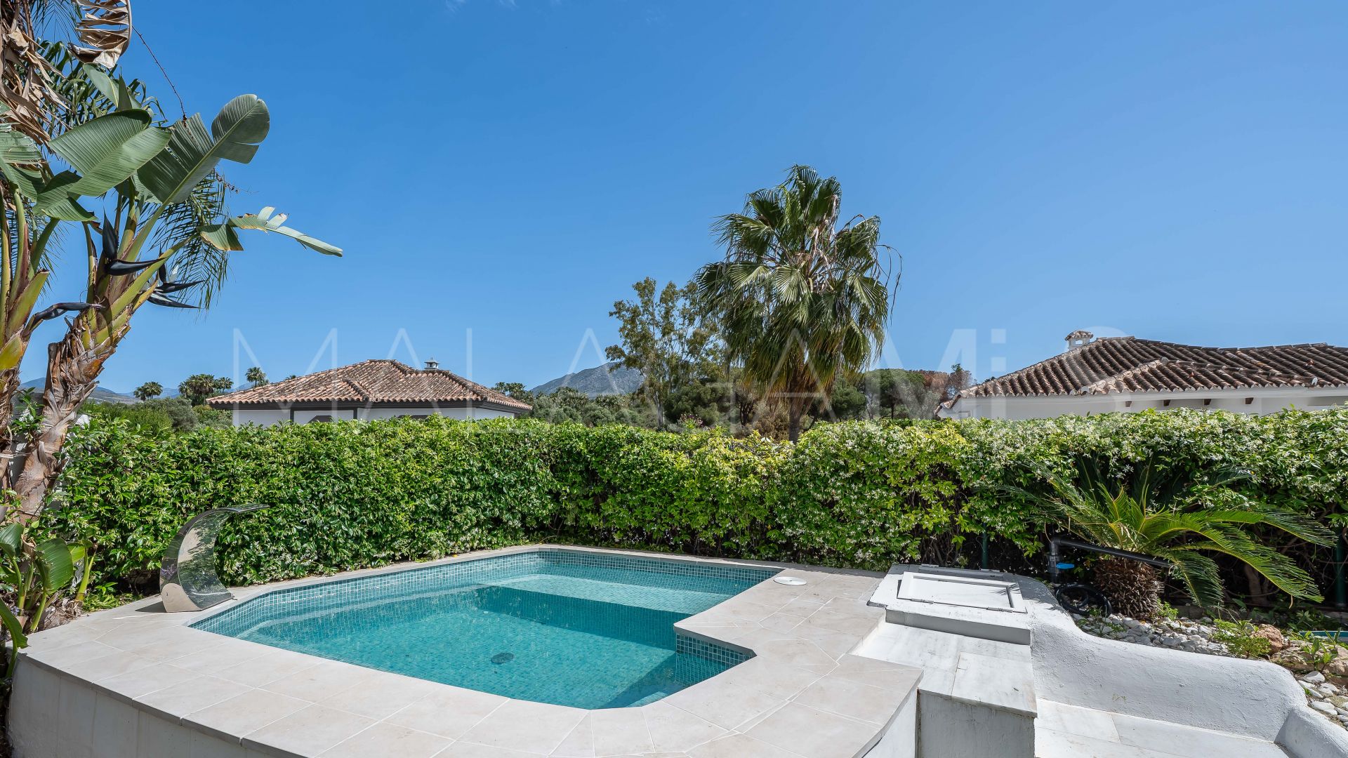 Se vende adosado de 5 bedrooms in Nueva Andalucia