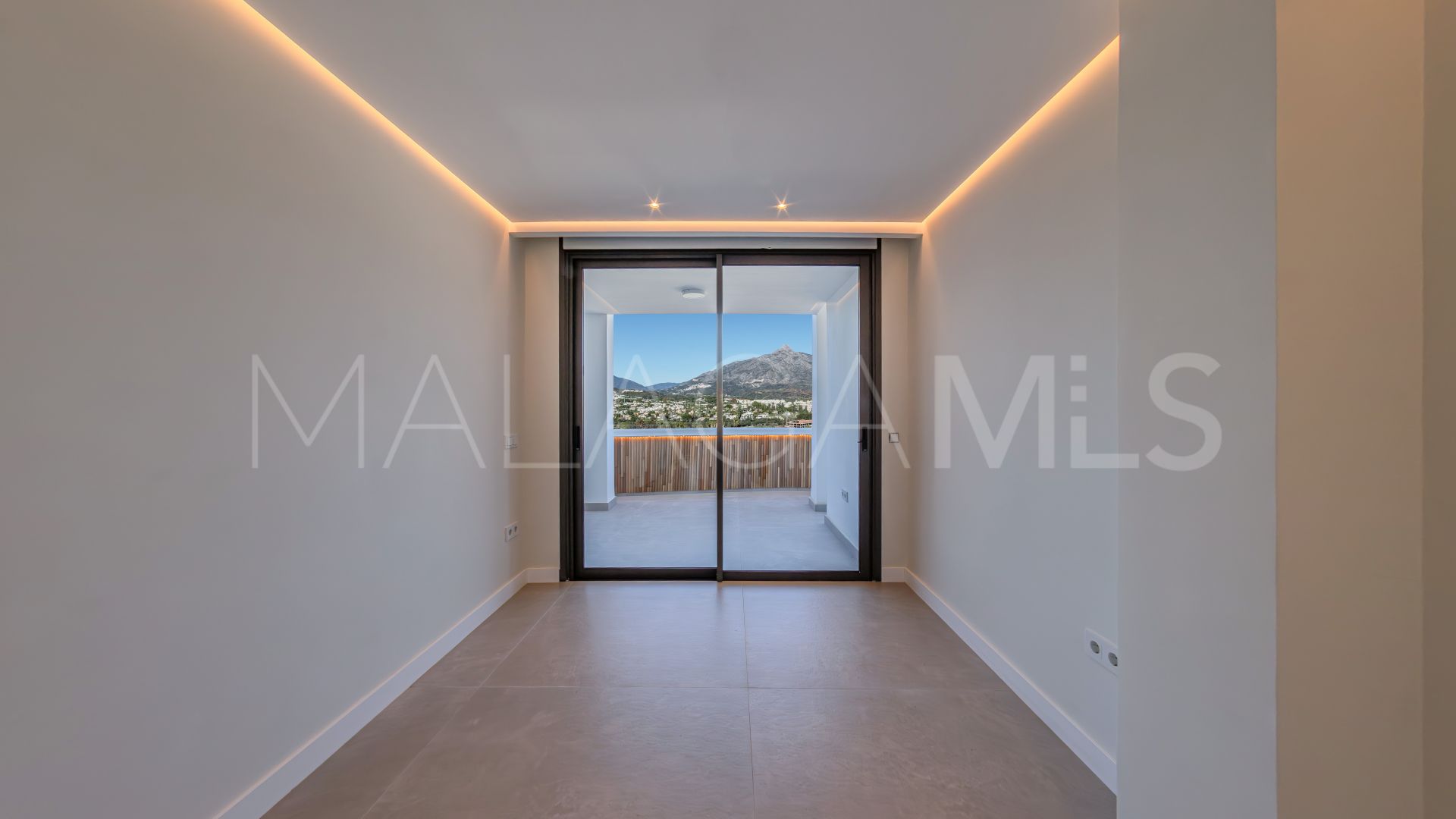 Lägenhet for sale in Nueva Andalucia