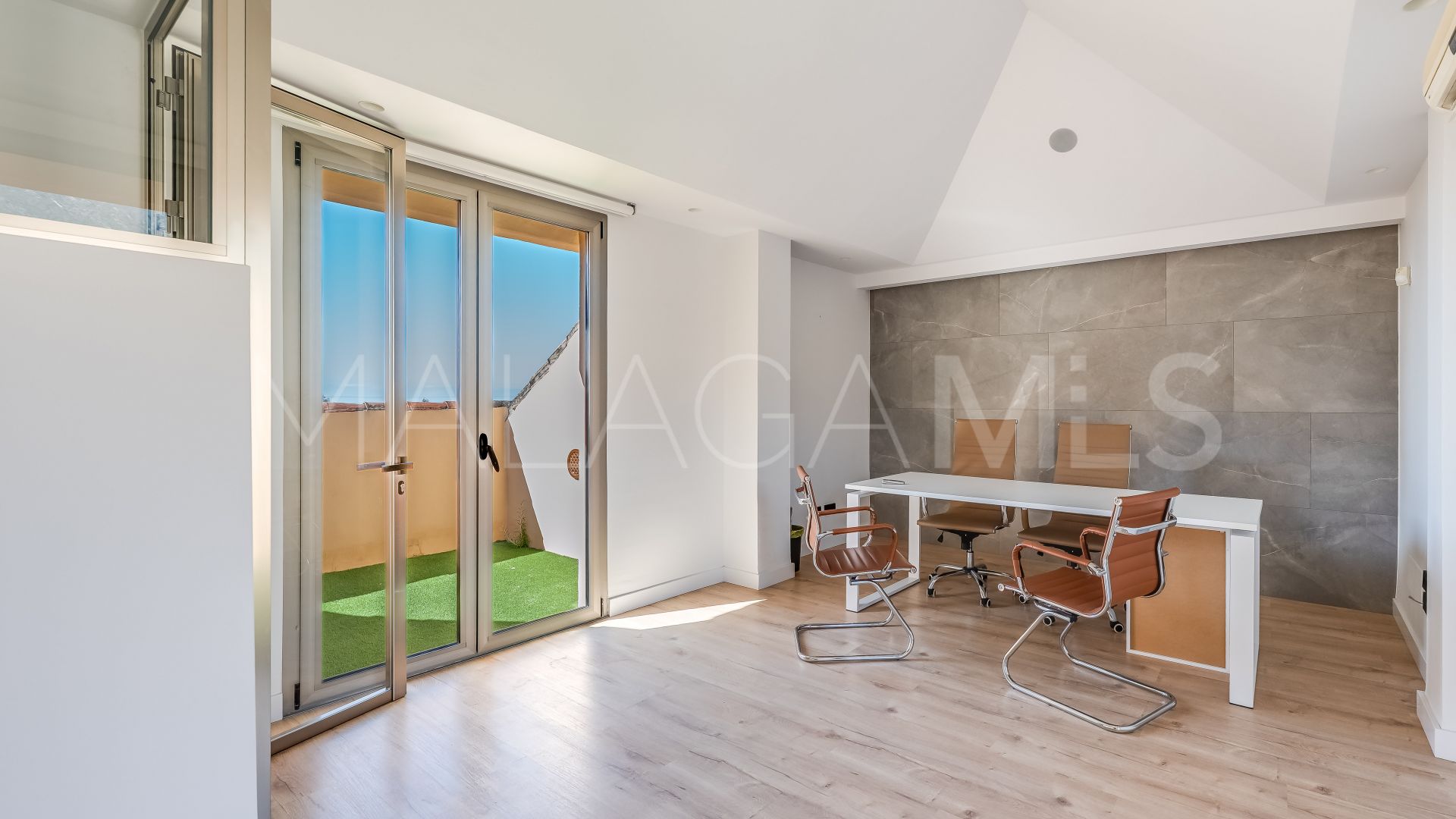 Bureaux for sale in Sierra Blanca