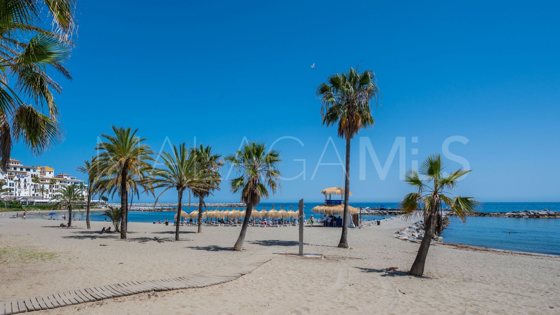 Lägenhet for sale in Playas del Duque