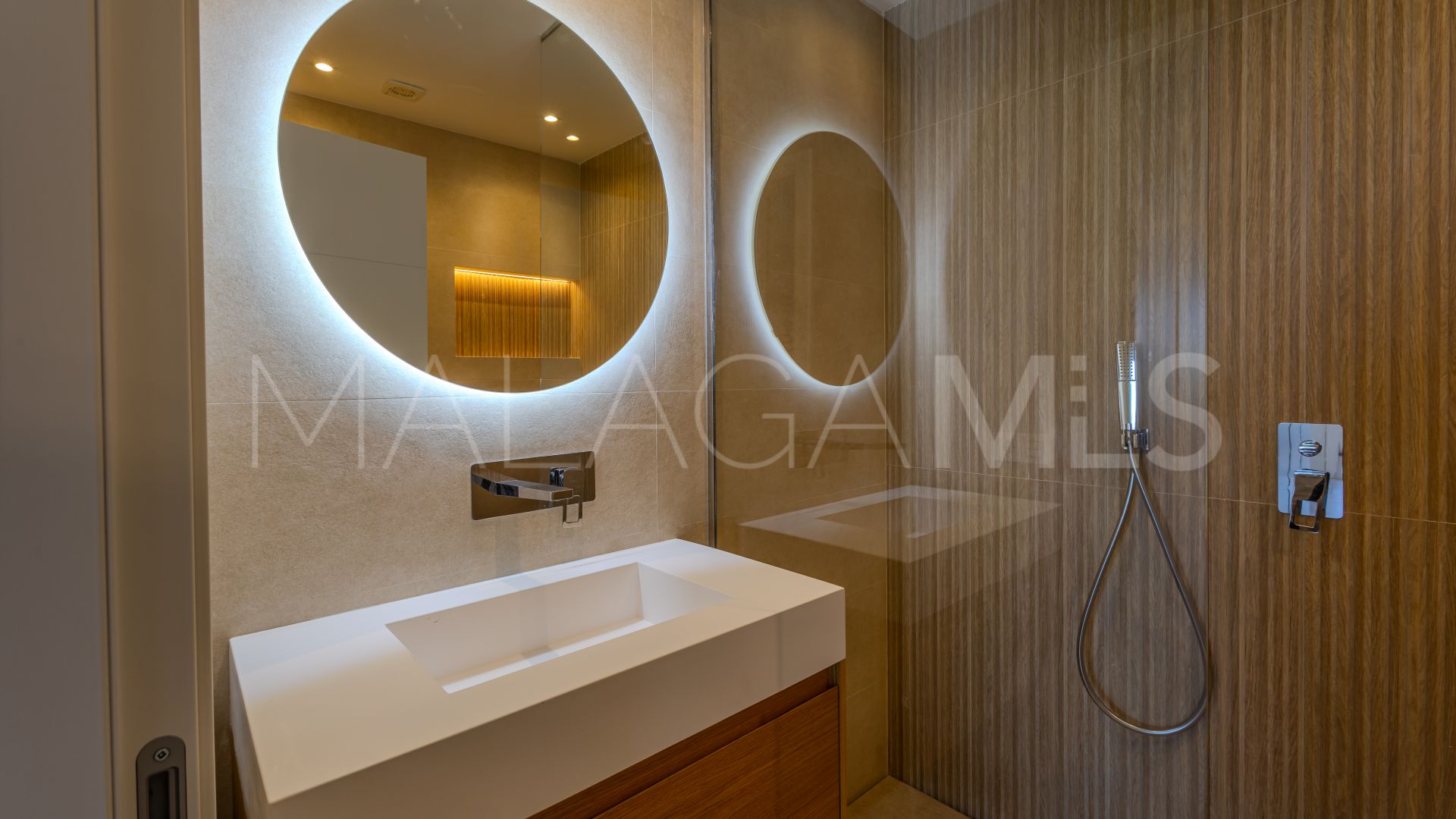 Buy Nueva Andalucia apartment