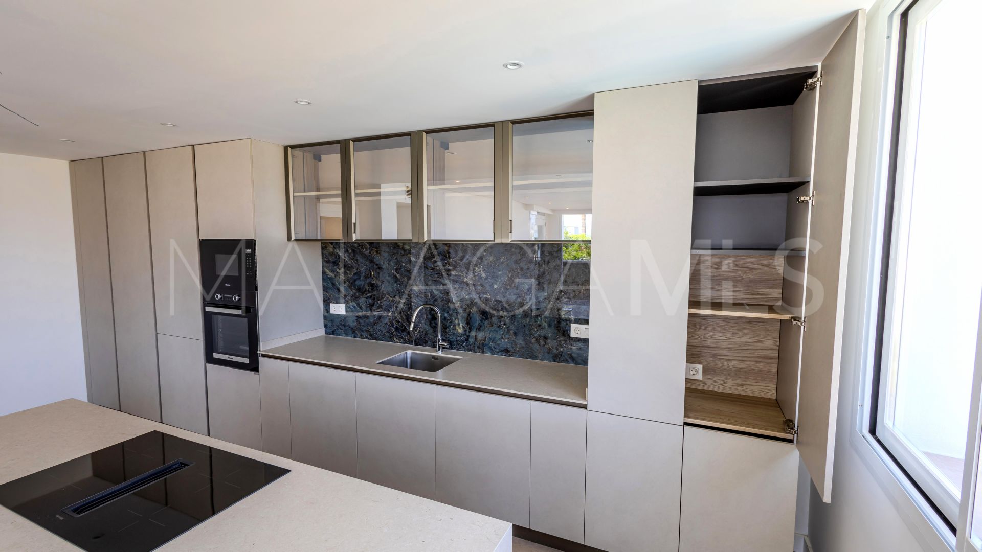 Buy Nueva Andalucia apartment