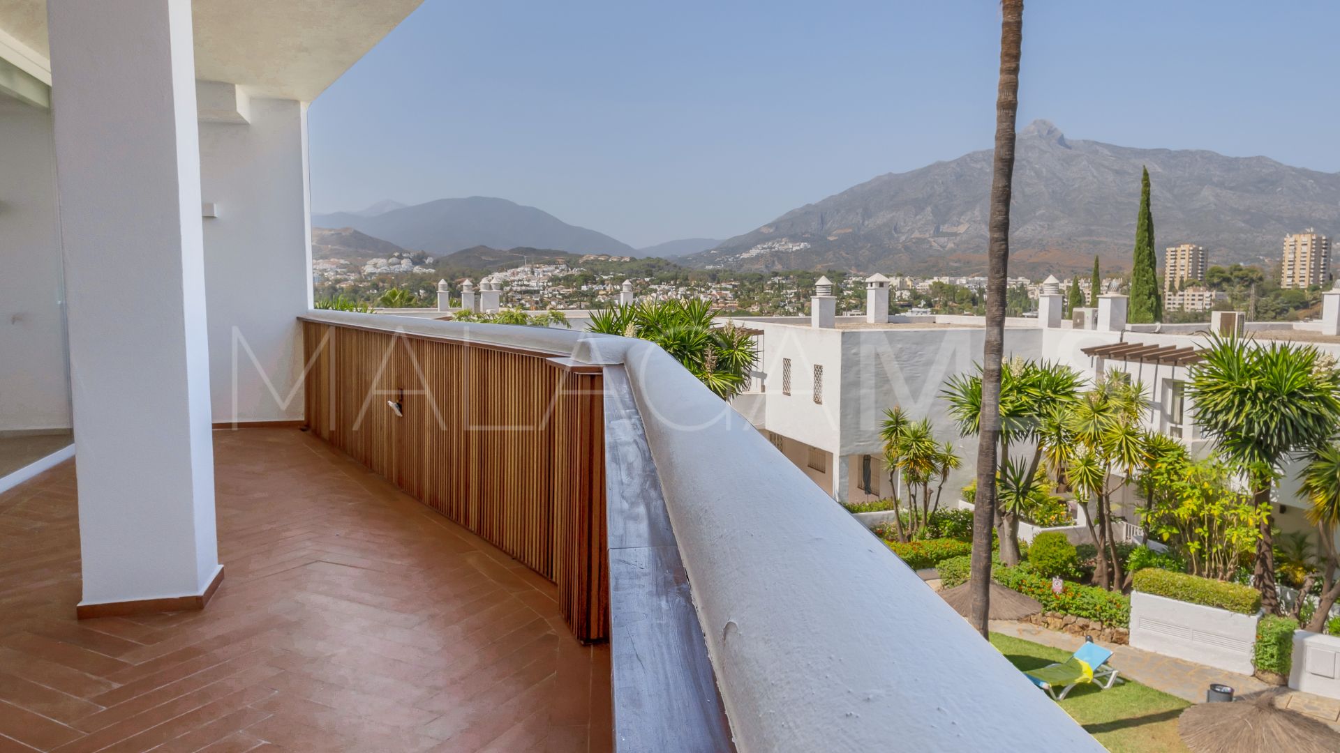 Buy Nueva Andalucia apartment