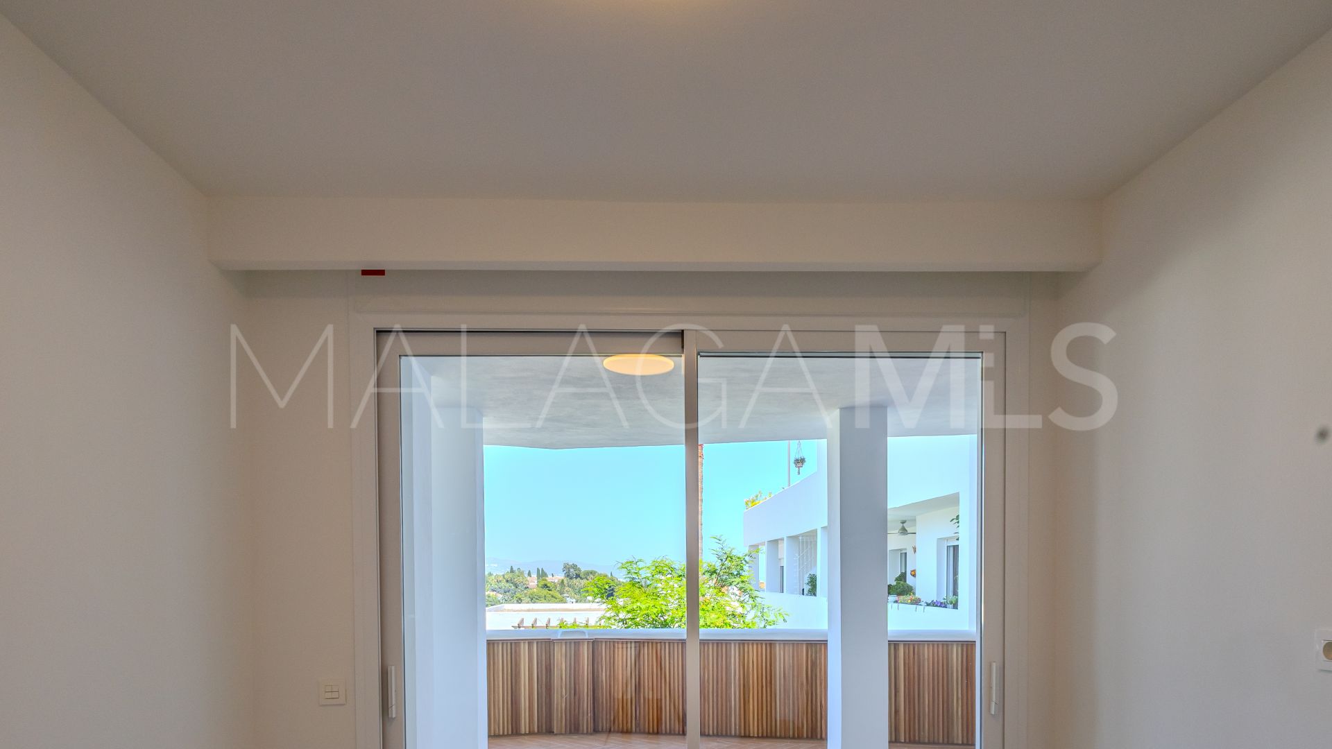 Buy Nueva Andalucia apartment