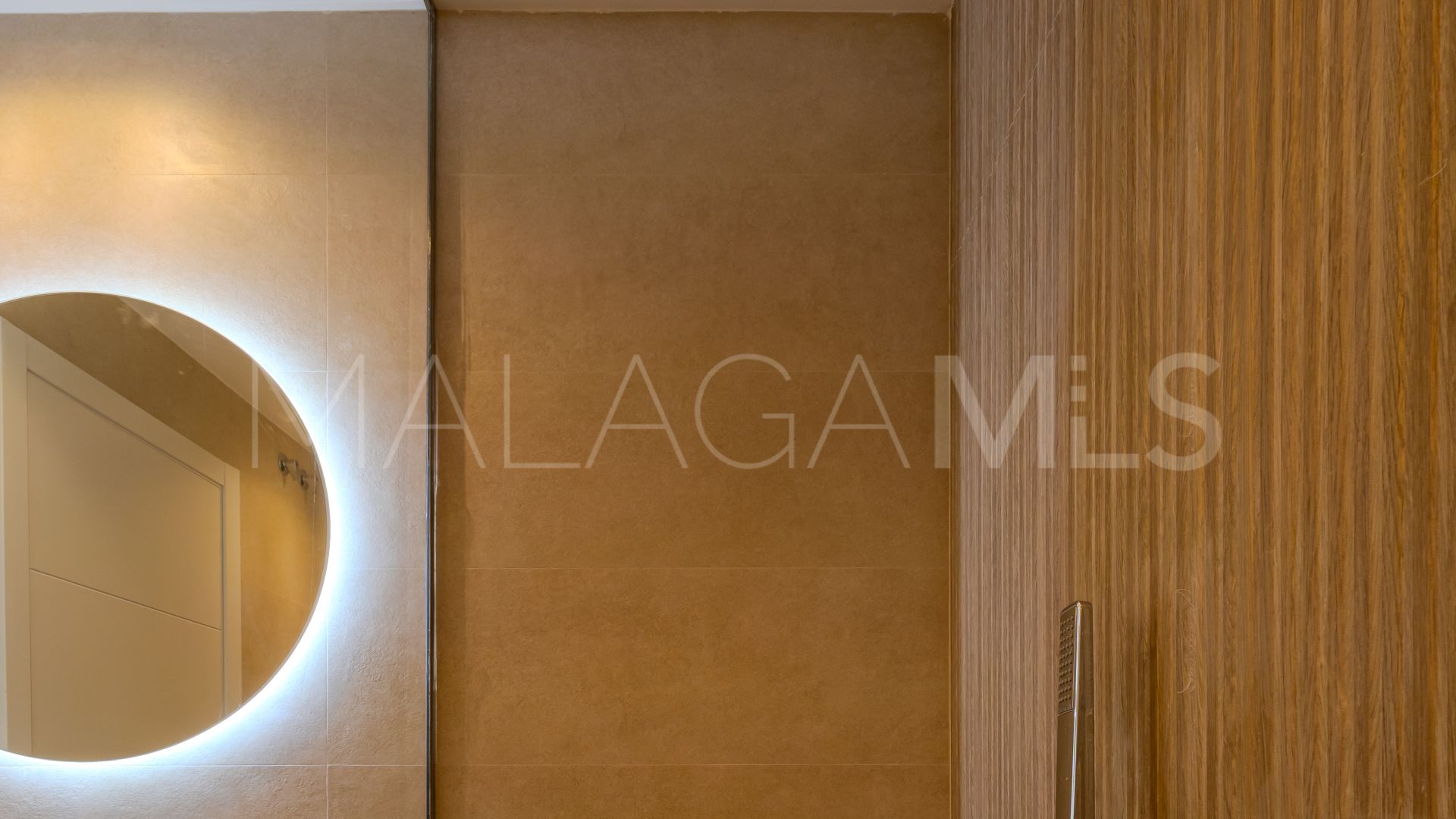 Buy Nueva Andalucia apartment