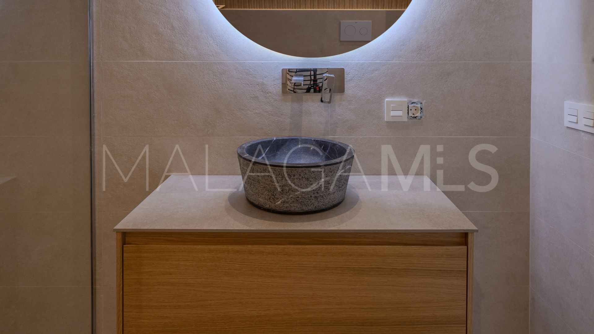 Buy Nueva Andalucia apartment