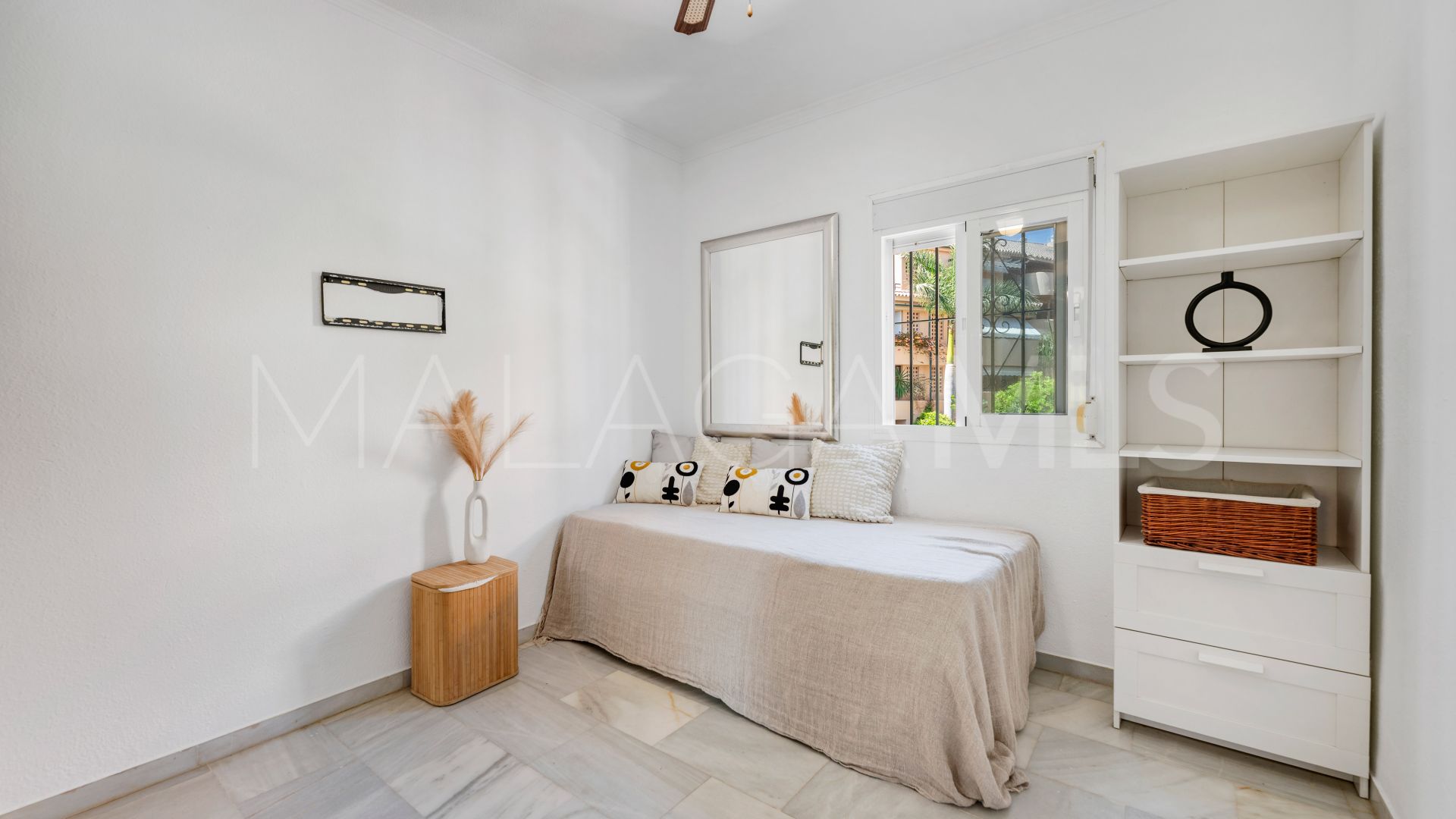Adosado with 4 bedrooms a la venta in El Rosario