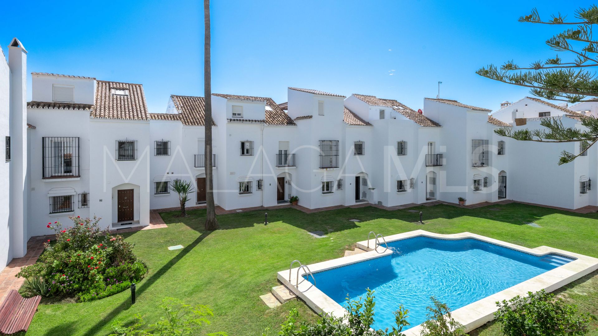 Adosado with 4 bedrooms a la venta in El Rosario