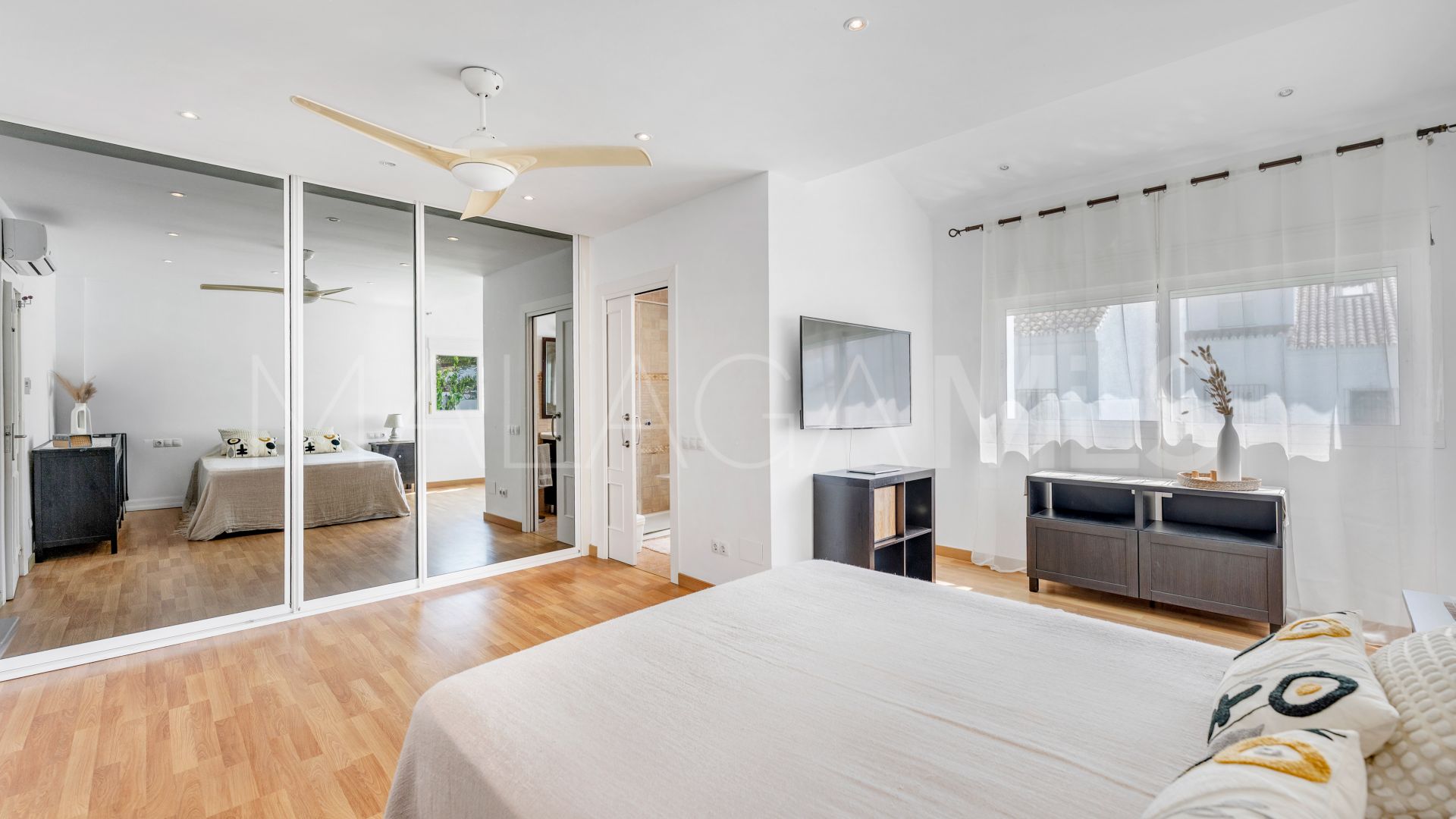 Adosado with 4 bedrooms a la venta in El Rosario