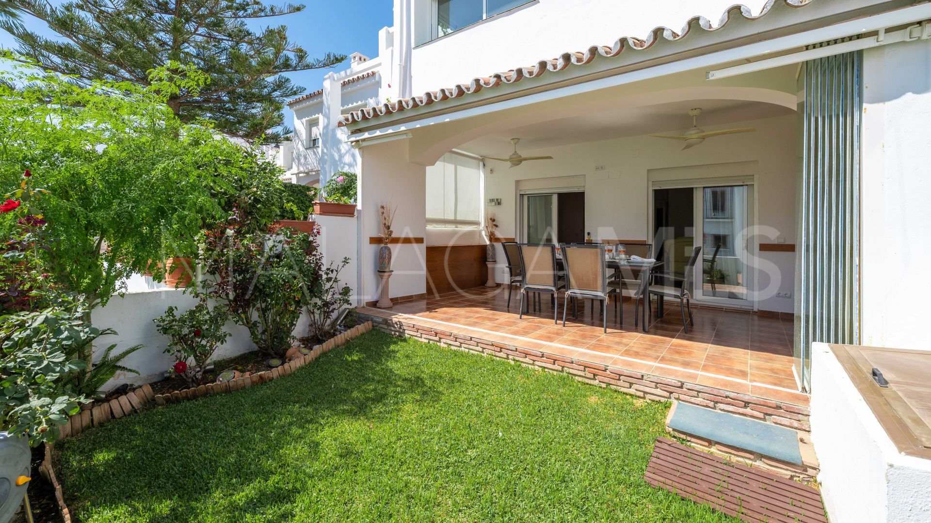 Adosado with 4 bedrooms a la venta in El Rosario