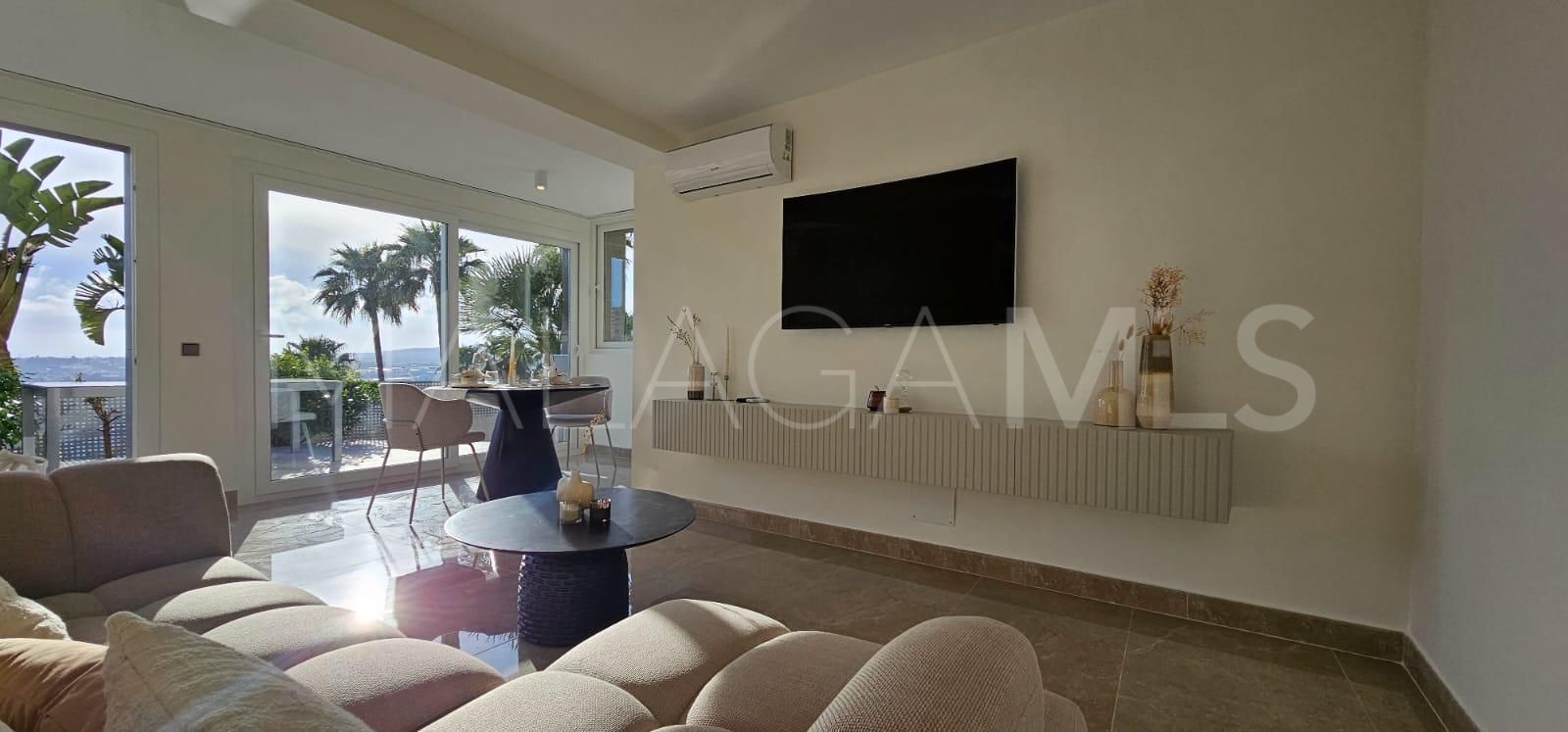 Villa for sale in Nueva Andalucia