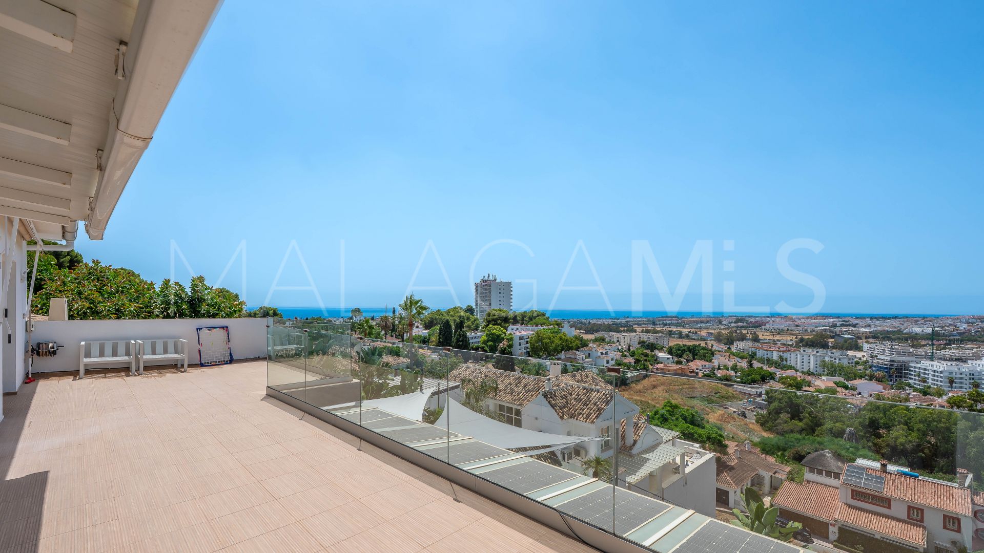Villa for sale in Nueva Andalucia
