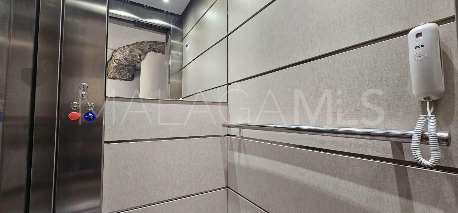 Villa for sale in Nueva Andalucia
