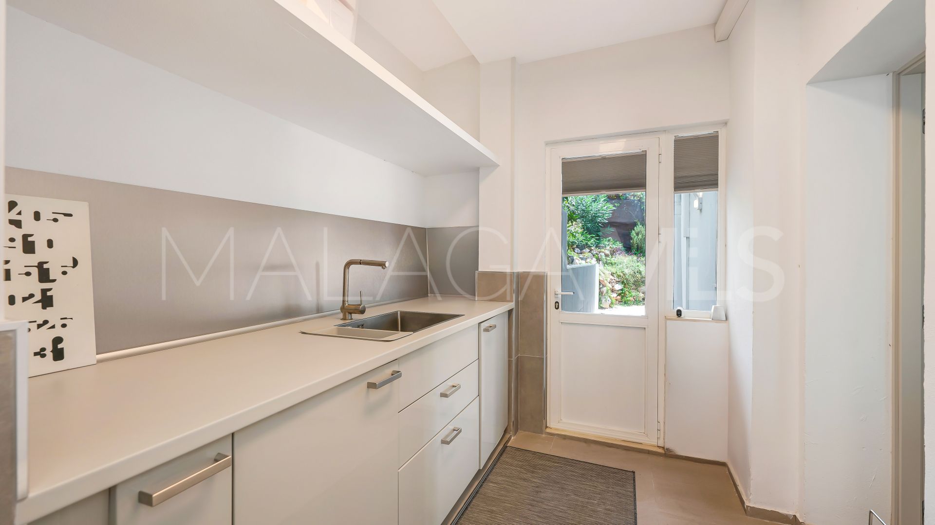 Villa for sale in Nueva Andalucia