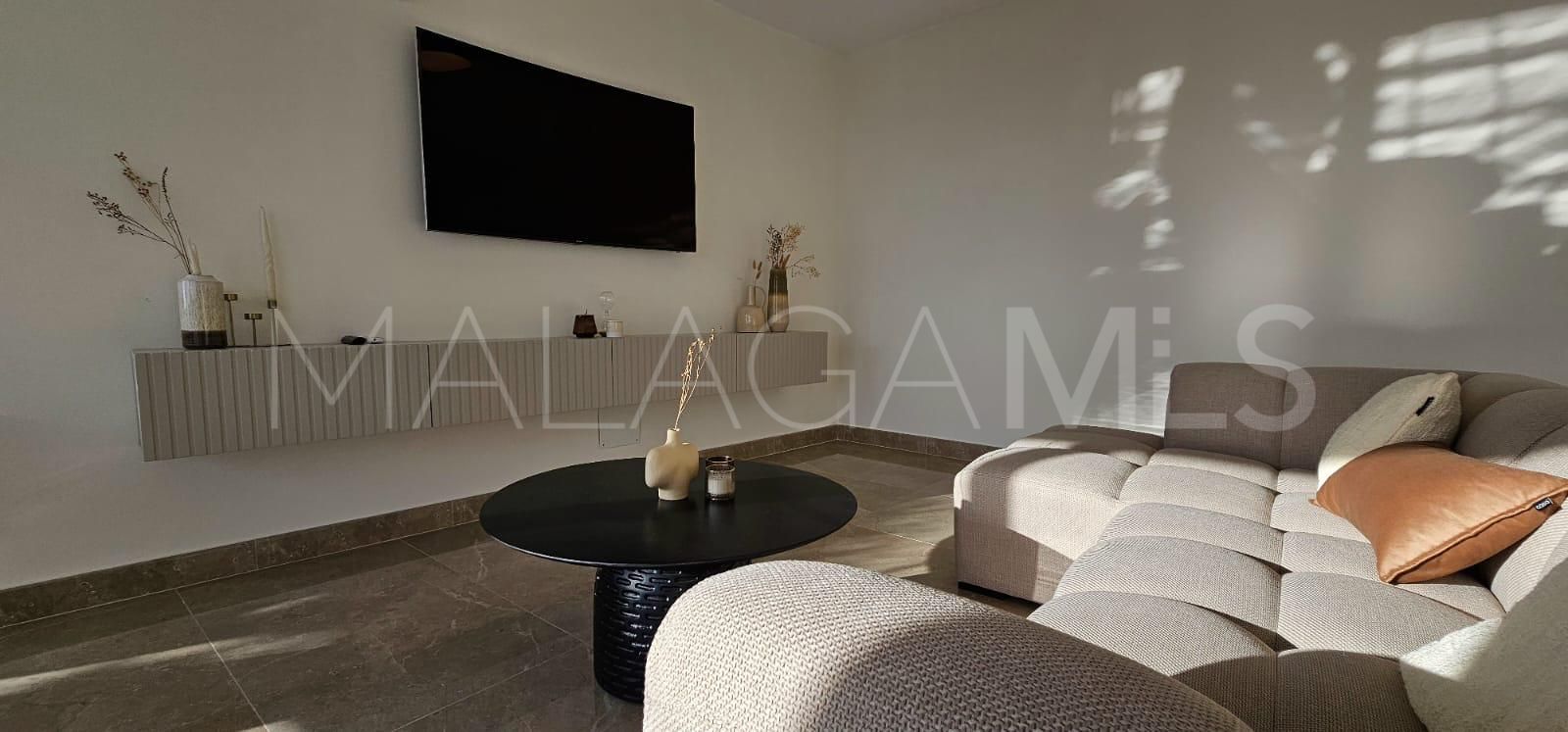 Villa for sale in Nueva Andalucia