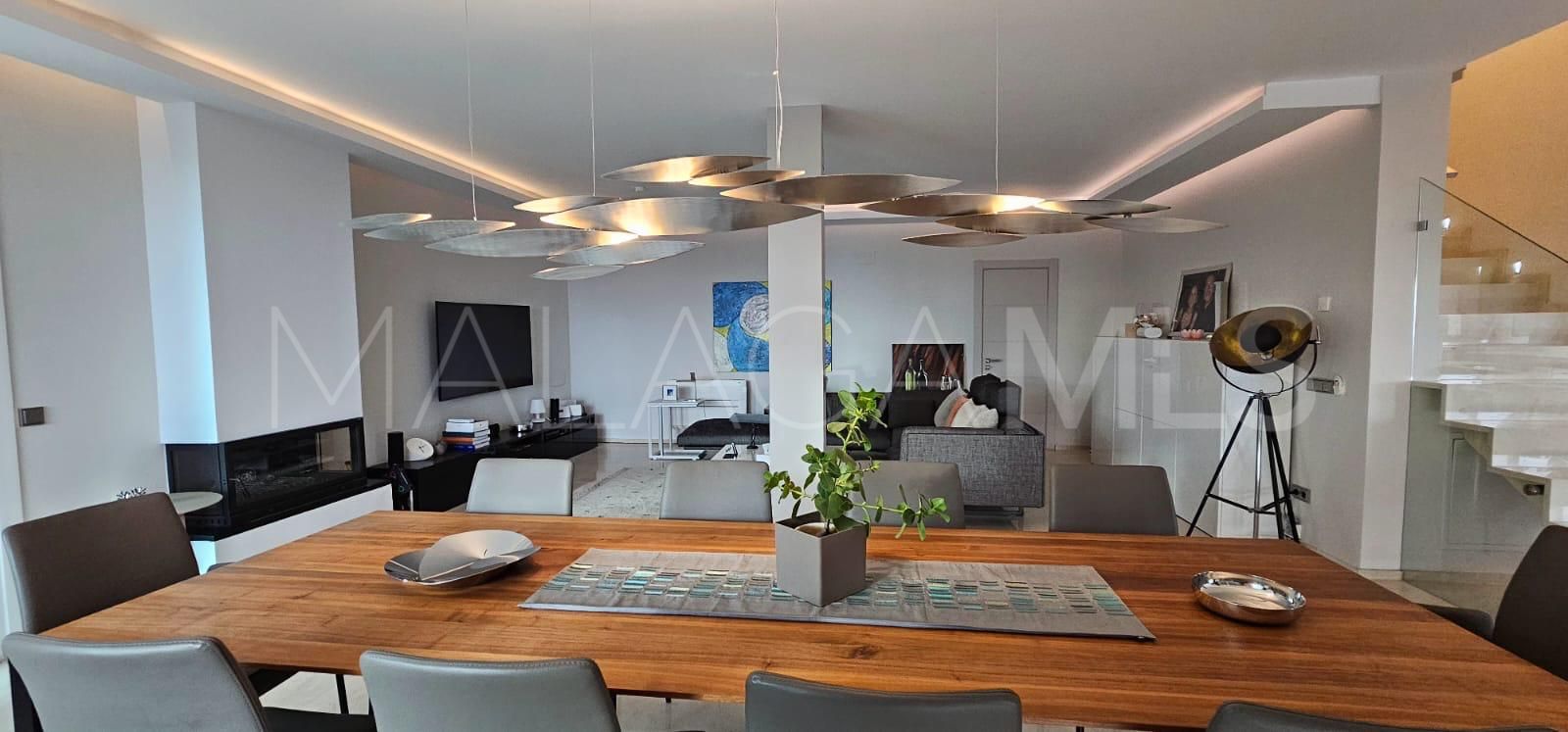 Villa for sale in Nueva Andalucia