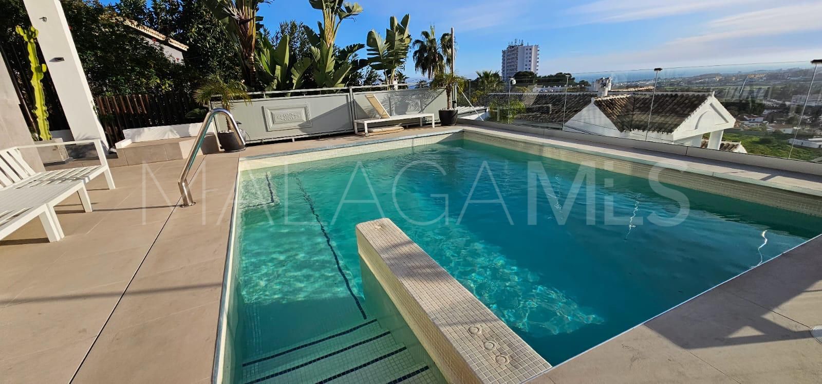 Villa for sale in Nueva Andalucia