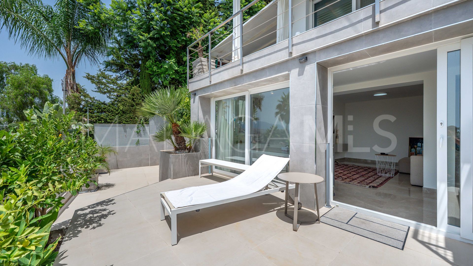 Villa for sale in Nueva Andalucia